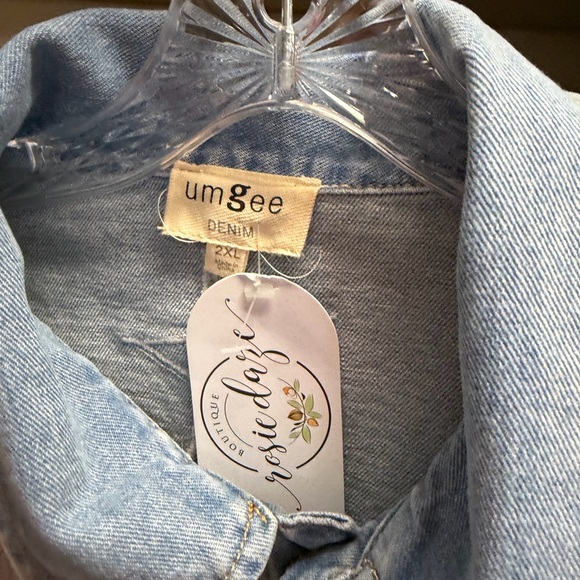 Umgee Light Blue Jean Jacket with Star Accents - Picture 4 of 4